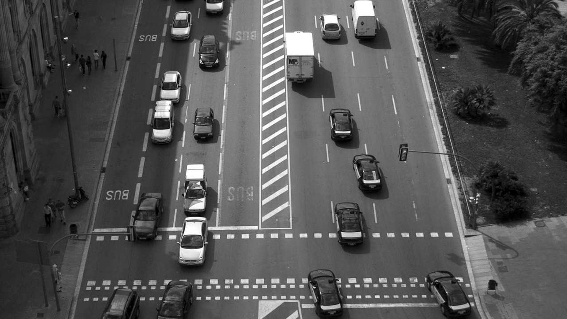 최신 치료 장비 - 첨단 재활 기구가 갖춰진 치료실